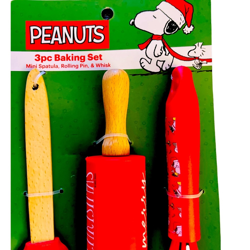 NWT Peanuts snoopy three piece Christmas baking set